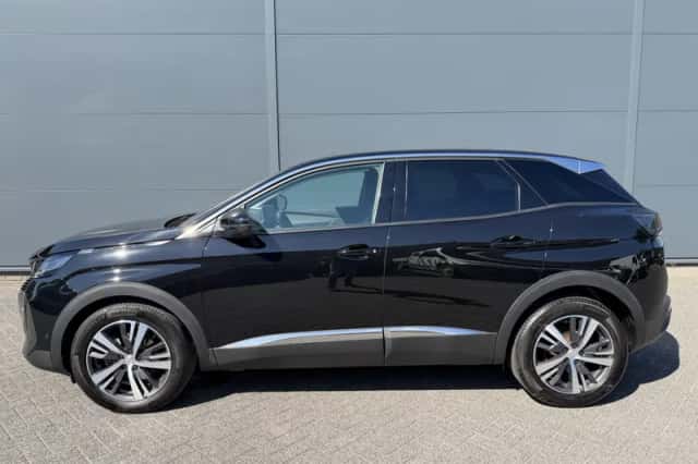 Peugeot 3008 (2022) thumbnail 3