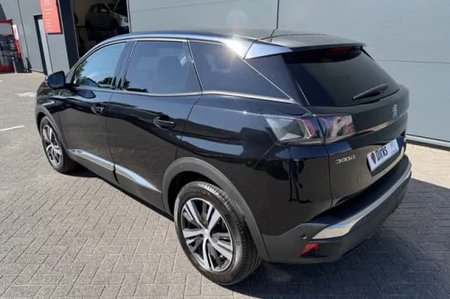 Peugeot 3008 (2022) thumbnail 5
