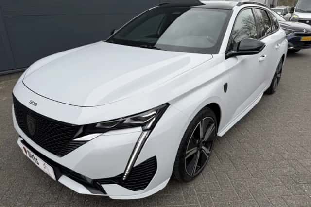 Peugeot 308 (2024) thumbnail 4