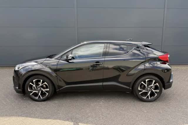 Toyota C-HR (2019) thumbnail 3