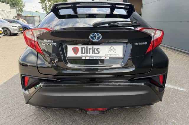 Toyota C-HR (2019) thumbnail 6