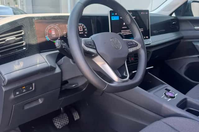 Volkswagen Tiguan (2025) thumbnail 3
