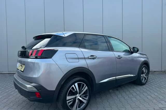 Peugeot 3008 (2023) thumbnail 2