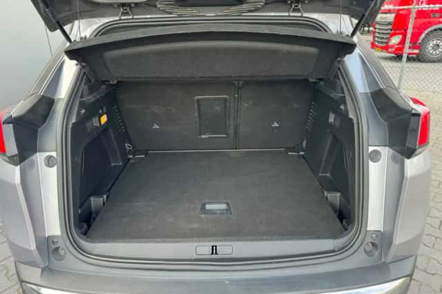 Peugeot 3008 (2023) thumbnail 6