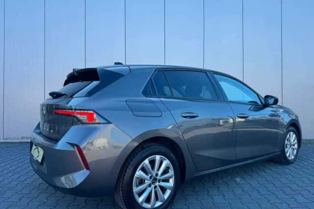 Opel Astra (2023) thumbnail 2