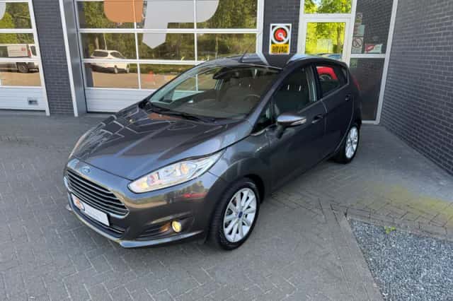 Ford Fiesta (2016) thumbnail 2