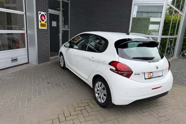 Peugeot 208 (2017) thumbnail 6