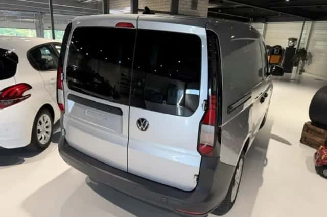 Volkswagen Caddy (2022) thumbnail 2