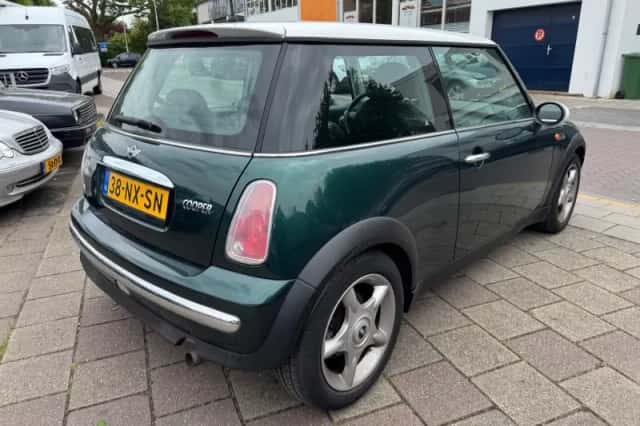MINI Cooper (2004) thumbnail 6