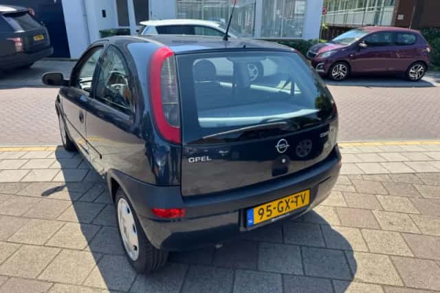Opel Corsa (2001) thumbnail 4