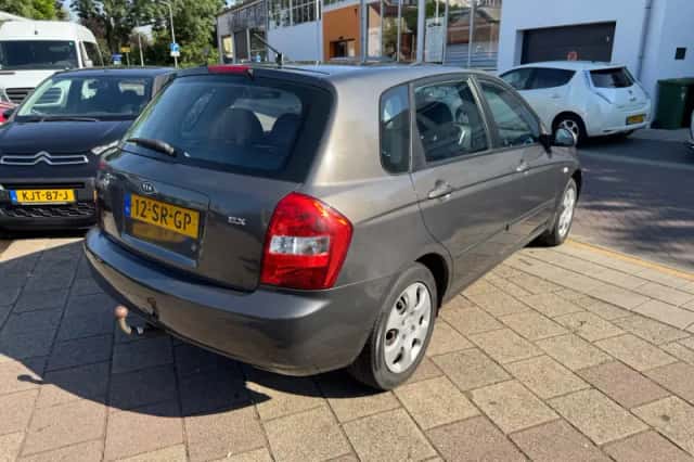 Kia Cerato (2006) thumbnail 6
