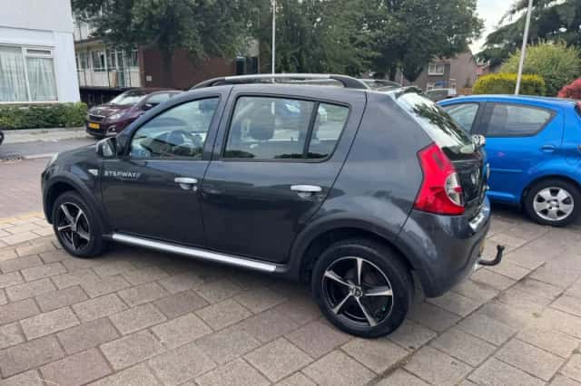 Dacia Sandero Stepway (2010) thumbnail 3