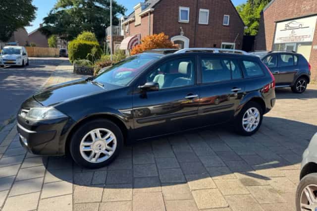 Renault Mégane (2009) thumbnail 3