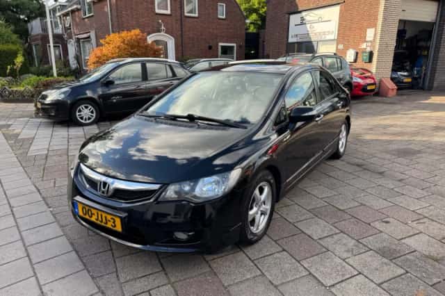 Honda Civic (2009) thumbnail 2
