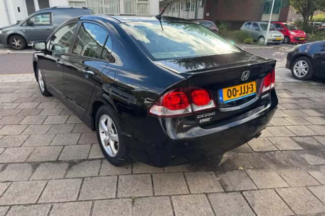 Honda Civic (2009) thumbnail 4