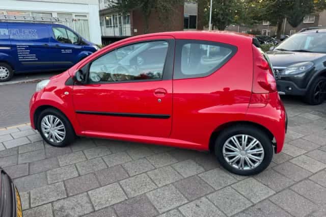 Peugeot 107 (2008) thumbnail 3