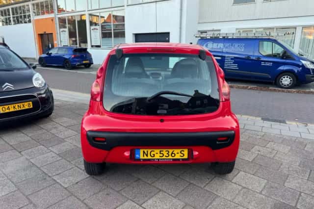 Peugeot 107 (2008) thumbnail 5