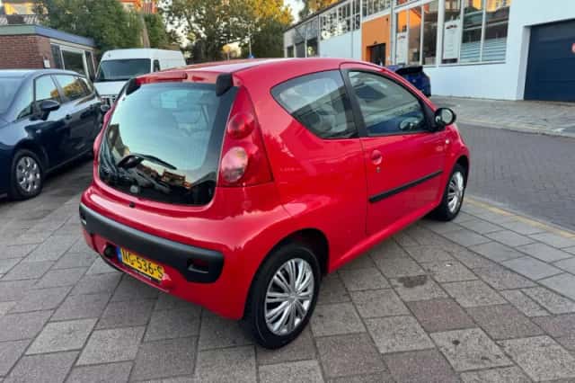 Peugeot 107 (2008) thumbnail 6