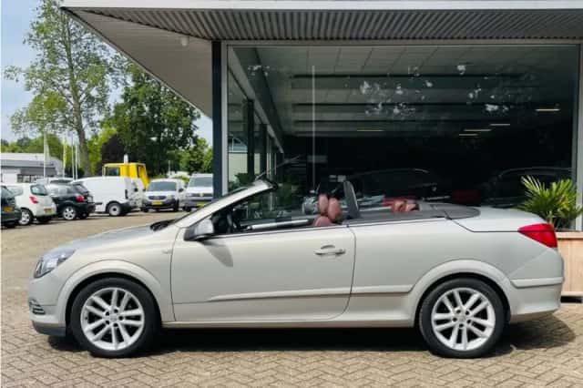 Opel Astra (2007) thumbnail 2