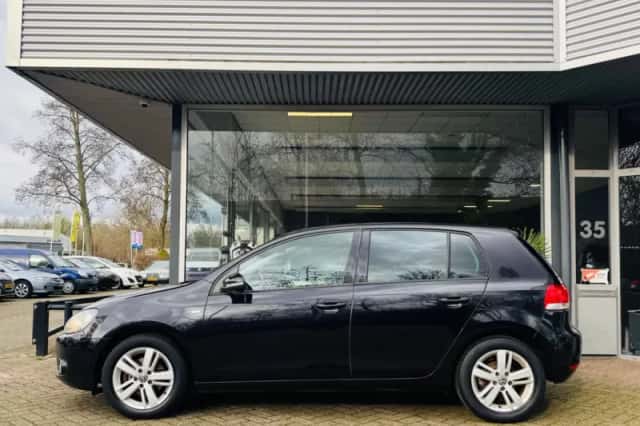 Volkswagen Golf (2012) thumbnail 2