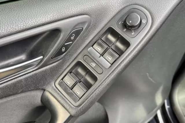Volkswagen Golf (2012) thumbnail 6