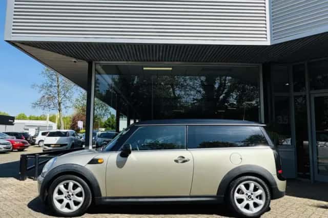 MINI Clubman (2008) thumbnail 2