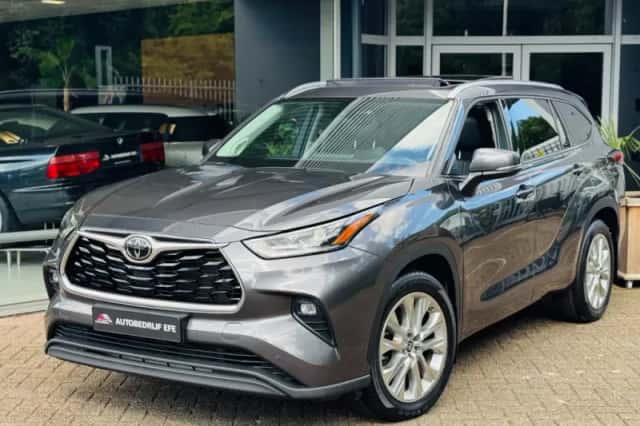Toyota Highlander (2021) thumbnail 1
