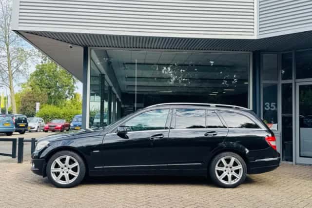 Mercedes-Benz C-Klasse (2010) thumbnail 2