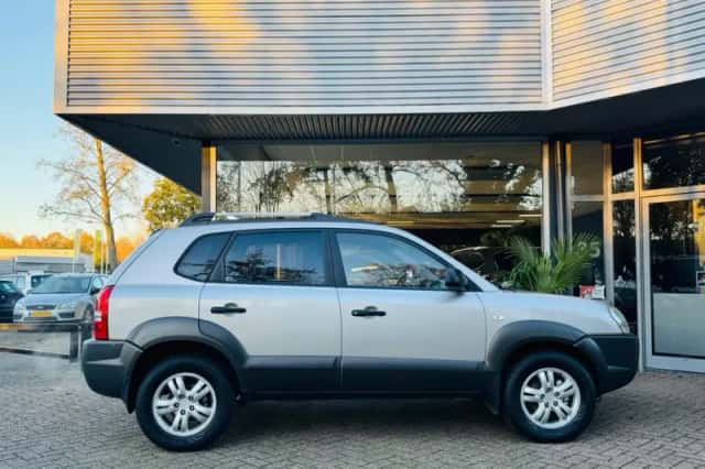 Hyundai Tucson (2006) thumbnail 4
