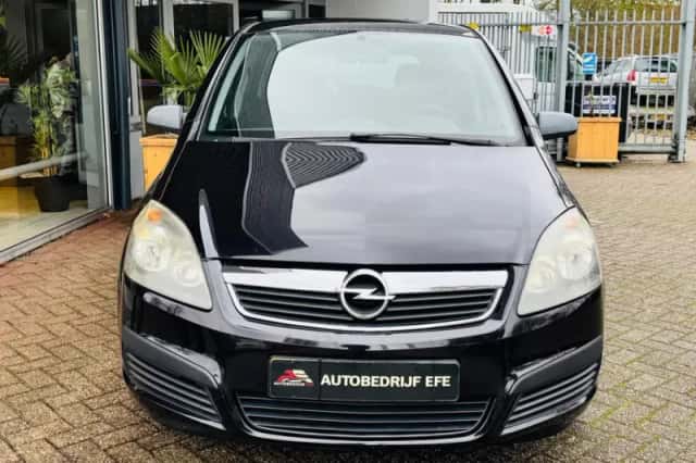Opel Zafira (2005) thumbnail 3