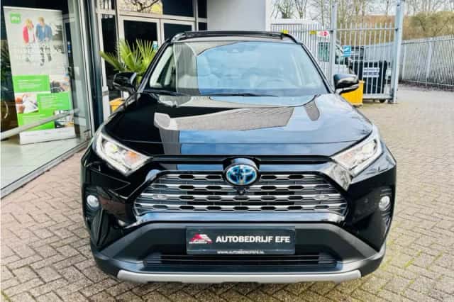 Toyota RAV4 (2021) thumbnail 4