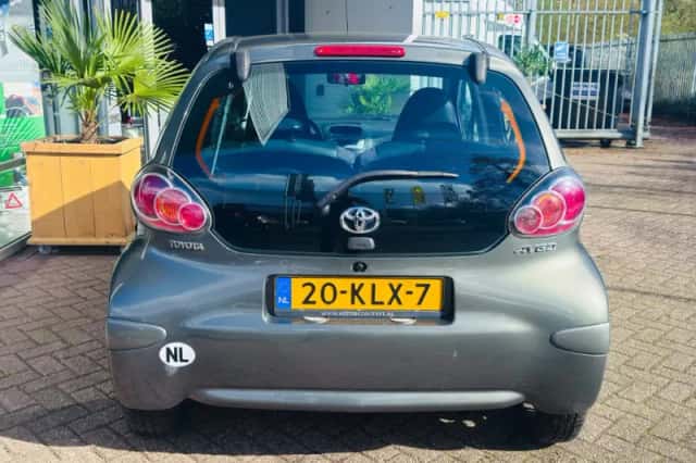 Toyota Aygo (2010) thumbnail 5