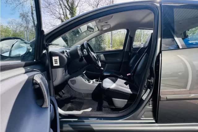 Toyota Aygo (2010) thumbnail 6