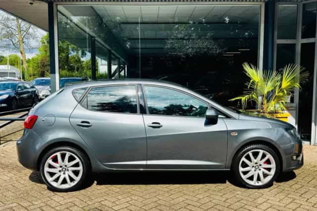 SEAT Ibiza (2015) thumbnail 5