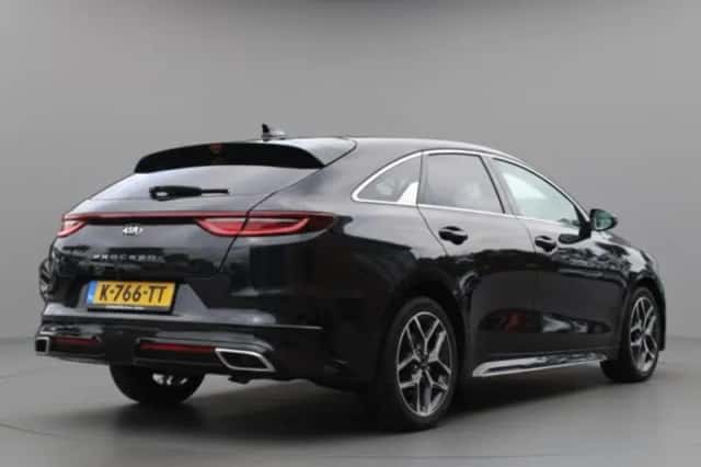 Kia Proceed (2021) thumbnail 3