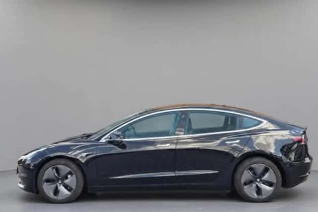 Tesla Model 3 (2019) thumbnail 2