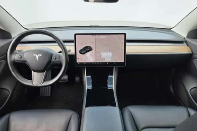 Tesla Model 3 (2019) thumbnail 6