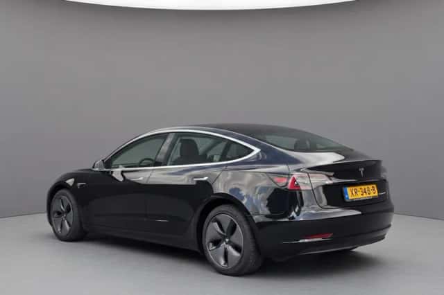 Tesla Model 3 (2019) thumbnail 3