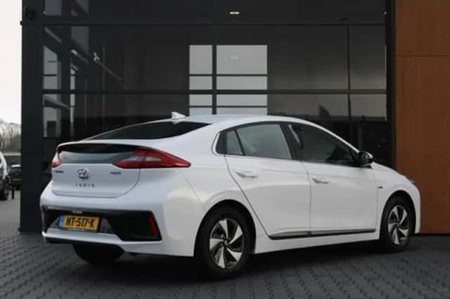 Hyundai Ioniq (2017) thumbnail 6