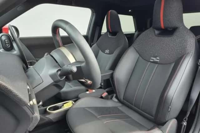 MINI Cooper (2024) thumbnail 4