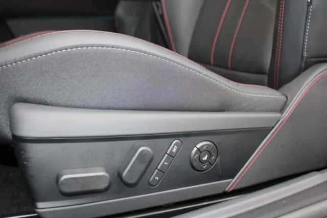 MINI Cooper (2024) thumbnail 6
