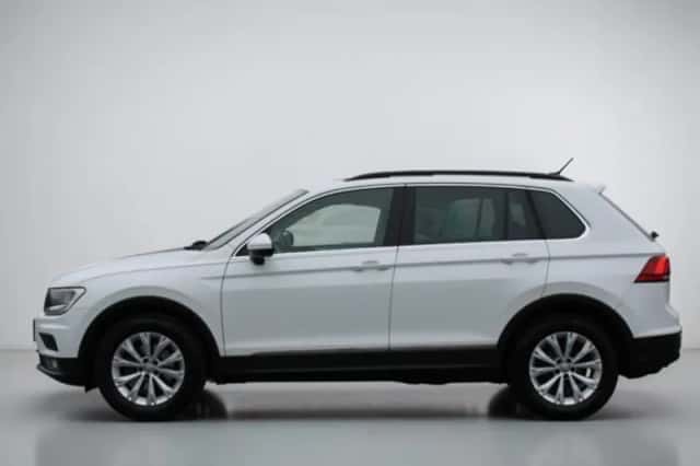 Volkswagen Tiguan (2017) thumbnail 2