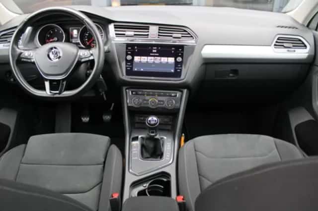 Volkswagen Tiguan (2017) thumbnail 5