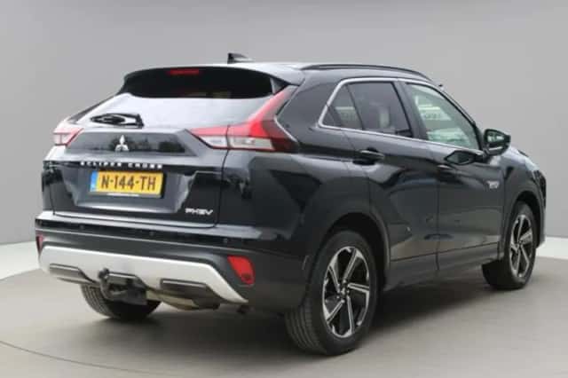 Mitsubishi Eclipse (2022) thumbnail 3