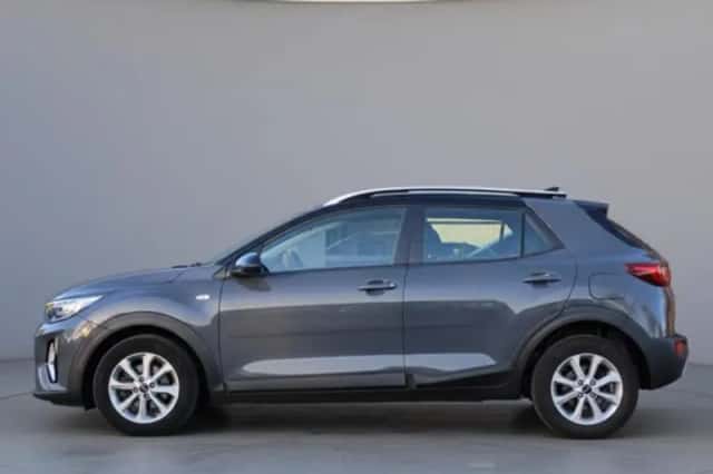 Kia Stonic (2021) thumbnail 2