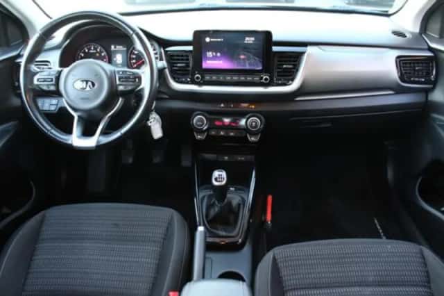 Kia Stonic (2021) thumbnail 4