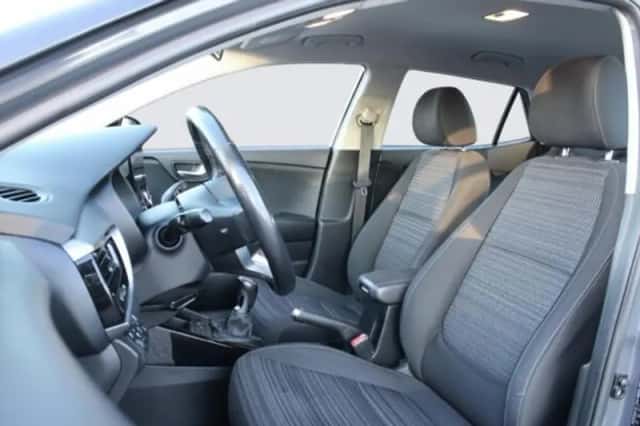 Kia Stonic (2021) thumbnail 5
