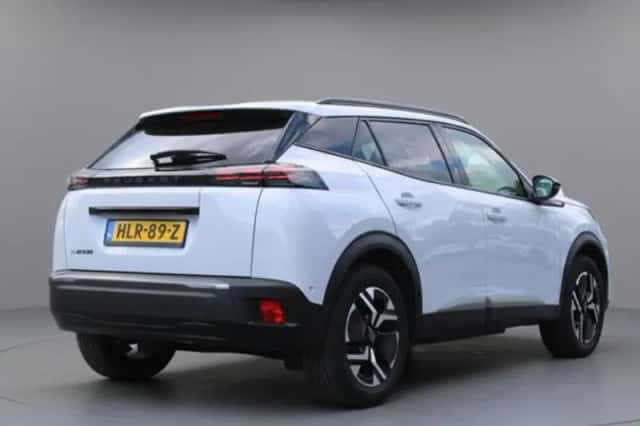 Peugeot e-2008 (2025) thumbnail 3