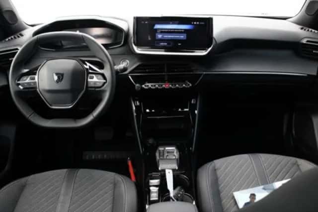 Peugeot e-2008 (2025) thumbnail 5