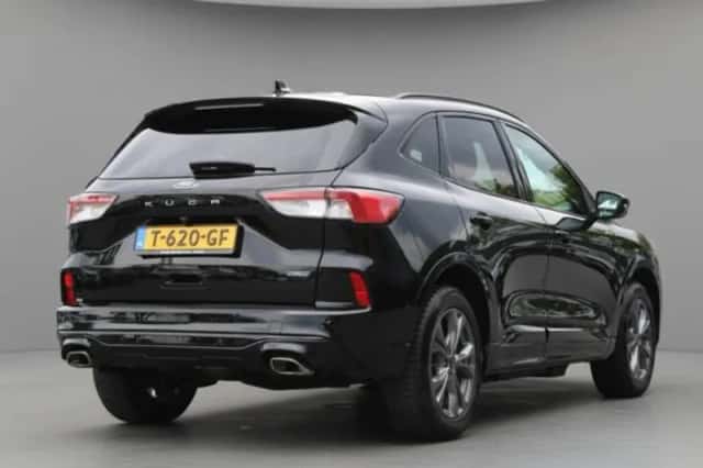 Ford Kuga (2022) thumbnail 3